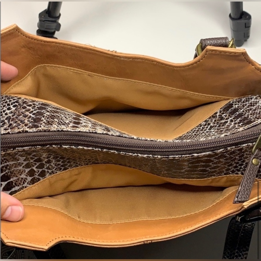 The Sak Brown and Gray Shoulder Bag with Smooth Leather Finish - Picture 3 of 4